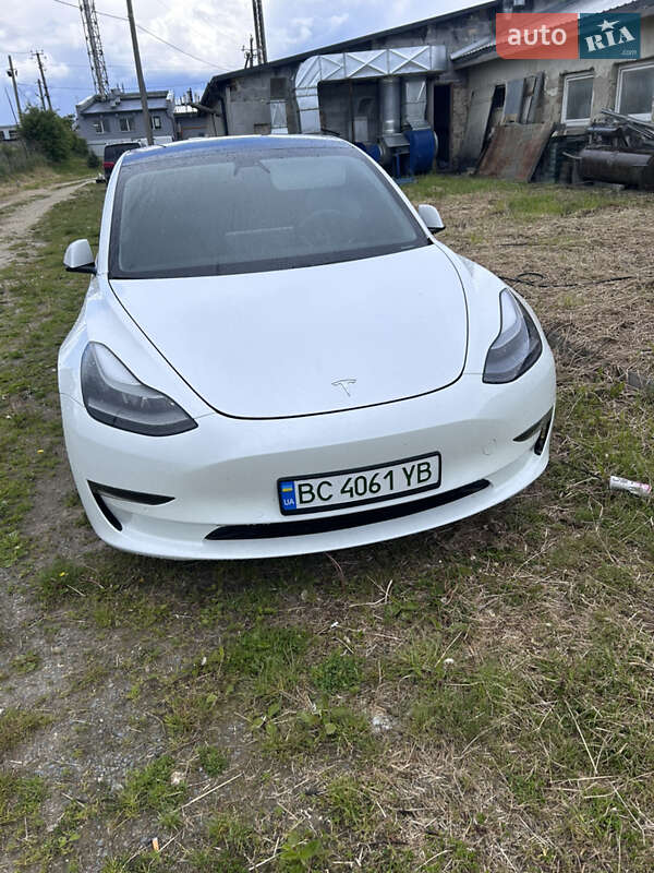 Tesla Model 3 2021