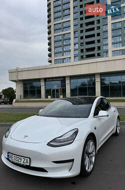 Седан Tesla Model 3 2020 в 