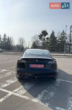 Седан Tesla Model 3 2020 в 