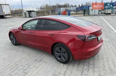 Седан Tesla Model 3 2022 в 