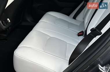 Седан Tesla Model 3 2023 в 