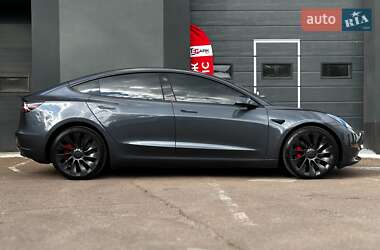 Седан Tesla Model 3 2023 в 