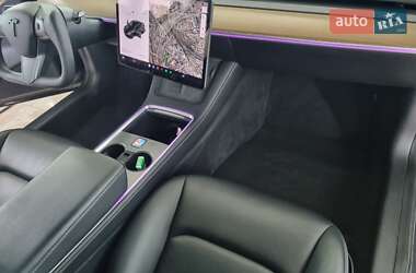 Седан Tesla Model 3 2021 в 