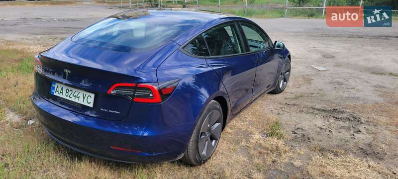 Седан Tesla Model 3 2023 в Киеве