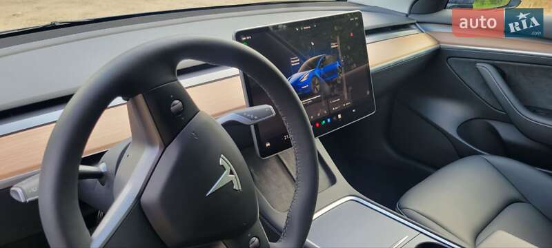 Седан Tesla Model 3 2023 в Киеве
