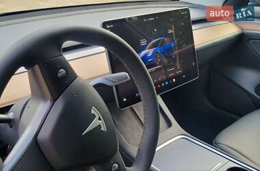 Седан Tesla Model 3 2023 в 