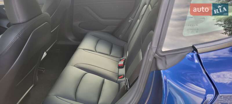 Седан Tesla Model 3 2023 в Киеве