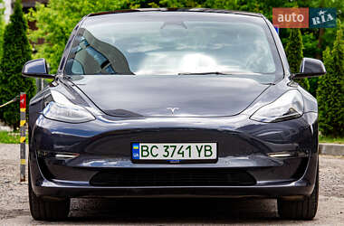 Седан Tesla Model 3 2022 в Львове