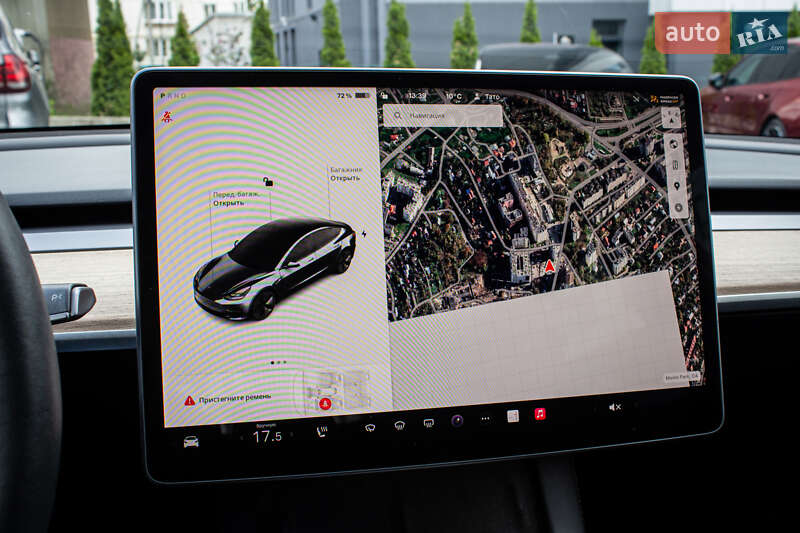 Седан Tesla Model 3 2022 в Львове