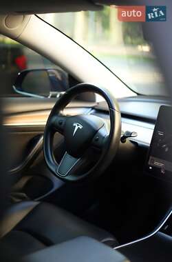 Седан Tesla Model 3 2019 в 