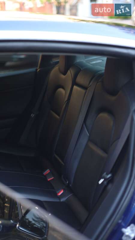 Седан Tesla Model 3 2019 в Дніпрі