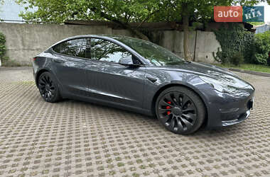 Седан Tesla Model 3 2021 в 