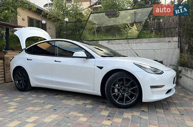 Седан Tesla Model 3 2019 в Львове