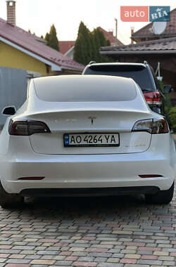 Седан Tesla Model 3 2019 в Ужгороді