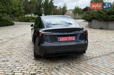Седан Tesla Model 3 2024 в 