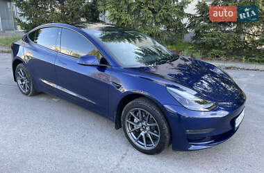 Седан Tesla Model 3 2023 в Харкові