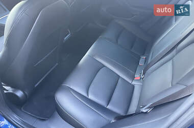 Седан Tesla Model 3 2023 в 