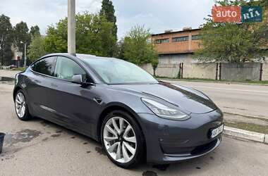 Седан Tesla Model 3 2020 в 