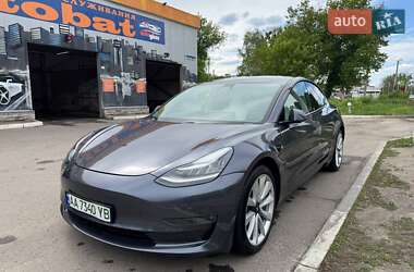 Седан Tesla Model 3 2020 в 