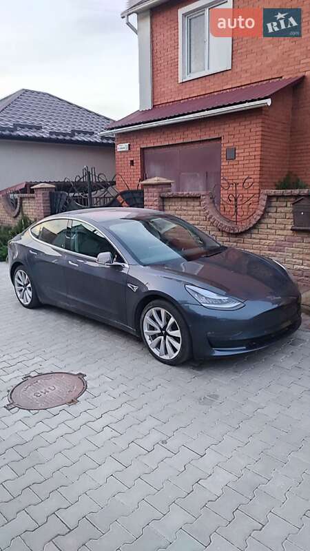 Седан Tesla Model 3 2018 в Хмельницком