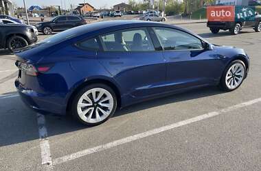 Седан Tesla Model 3 2022 в 