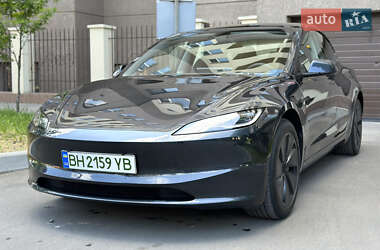 Седан Tesla Model 3 2024 в Одесі