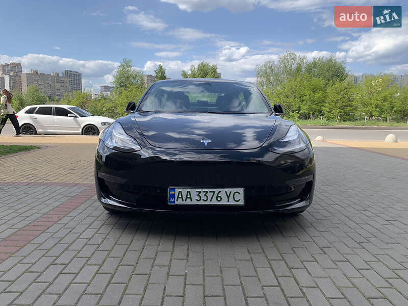 Седан Tesla Model 3 2019 в Киеве