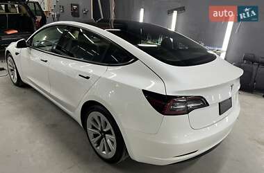 Седан Tesla Model 3 2021 в 