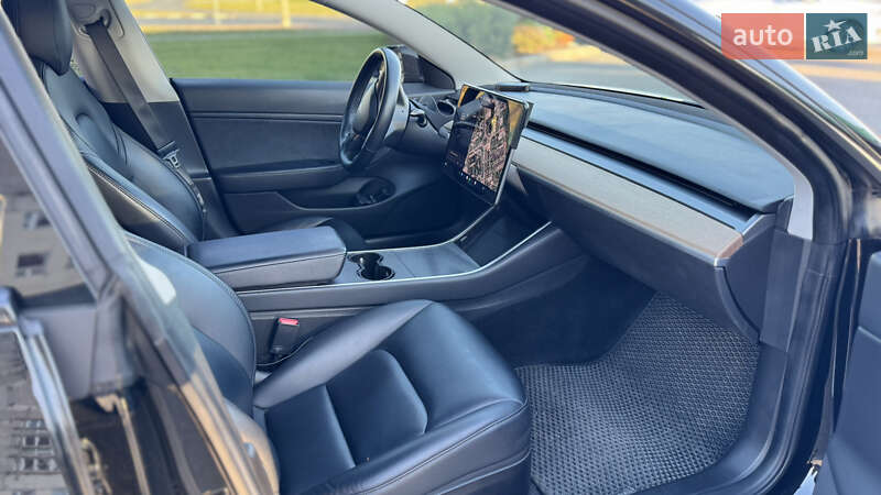 Седан Tesla Model 3 2018 в Черкассах фото 45 Седан Tesla Model 3 2018 в Черкассах