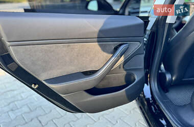 Седан Tesla Model 3 2018 в 