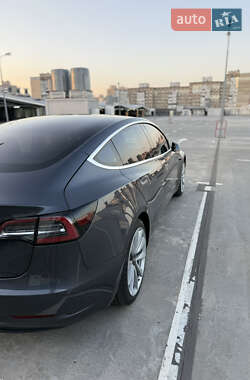 Седан Tesla Model 3 2018 в 