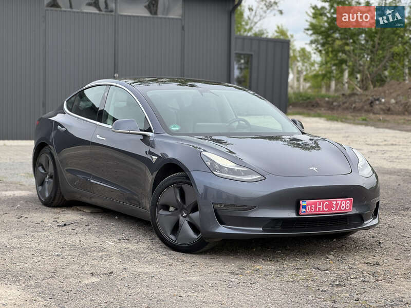 Седан Tesla Model 3 2019 в Рівному
