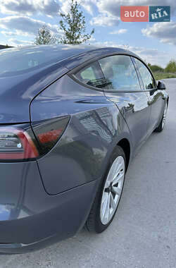 Седан Tesla Model 3 2023 в 