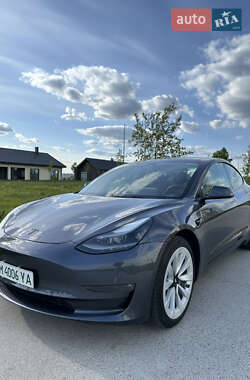 Седан Tesla Model 3 2023 в 