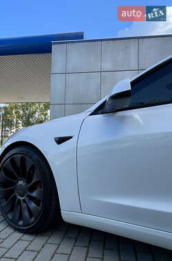 Седан Tesla Model 3 2021 в 