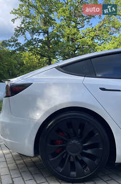 Седан Tesla Model 3 2021 в 