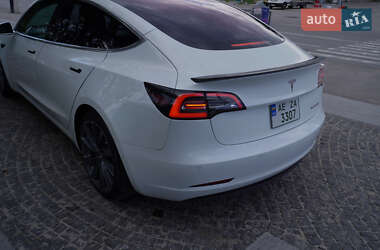 Седан Tesla Model 3 2018 в 