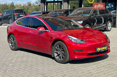 Седан Tesla Model 3 2019 в Чернівцях