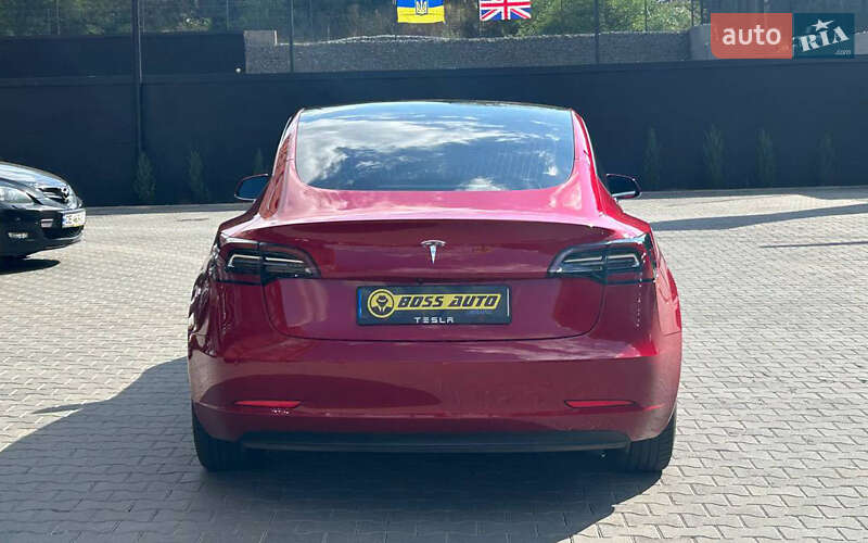 Седан Tesla Model 3 2019 в Чернівцях