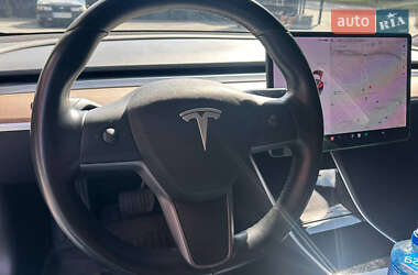 Седан Tesla Model 3 2019 в 