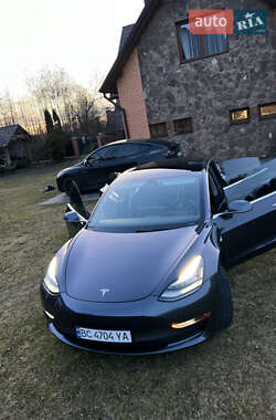 Седан Tesla Model 3 2019 в 