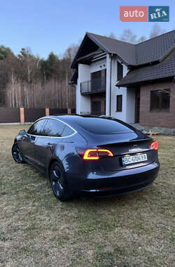 Седан Tesla Model 3 2019 в 