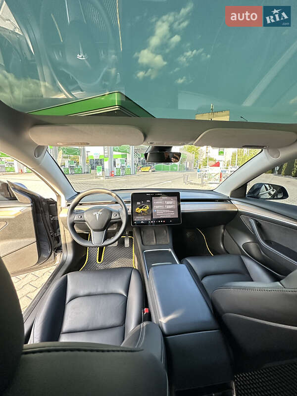 Седан Tesla Model 3 2022 в Вінниці