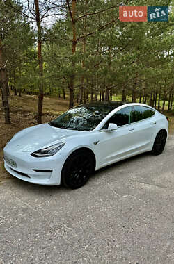 Седан Tesla Model 3 2019 в Киеве