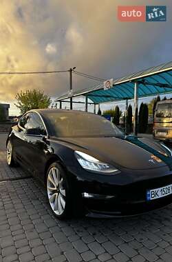 Седан Tesla Model 3 2018 в 