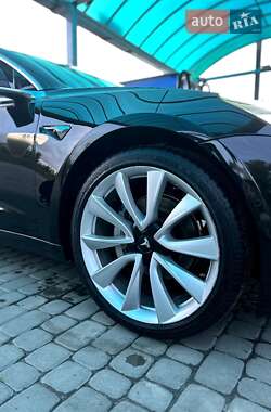 Седан Tesla Model 3 2018 в 