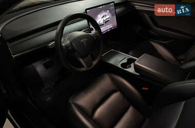Седан Tesla Model 3 2022 в 