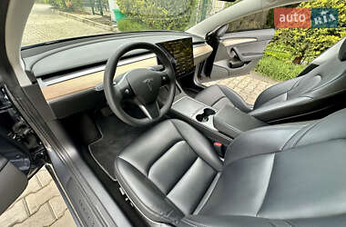 Седан Tesla Model 3 2021 в 