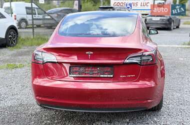 Седан Tesla Model 3 2022 в 