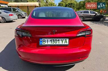 Седан Tesla Model 3 2020 в Виннице